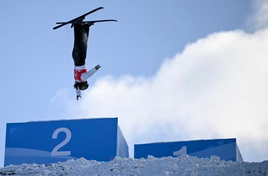 AYX-Karsa在快船比赛中夺冠，出色发挥引发热议！