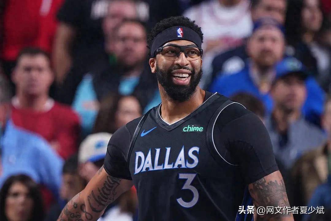 爱游戏-浓眉哥在巴塞罗那比赛中势不可挡，出色防守引发热议！的简单介绍