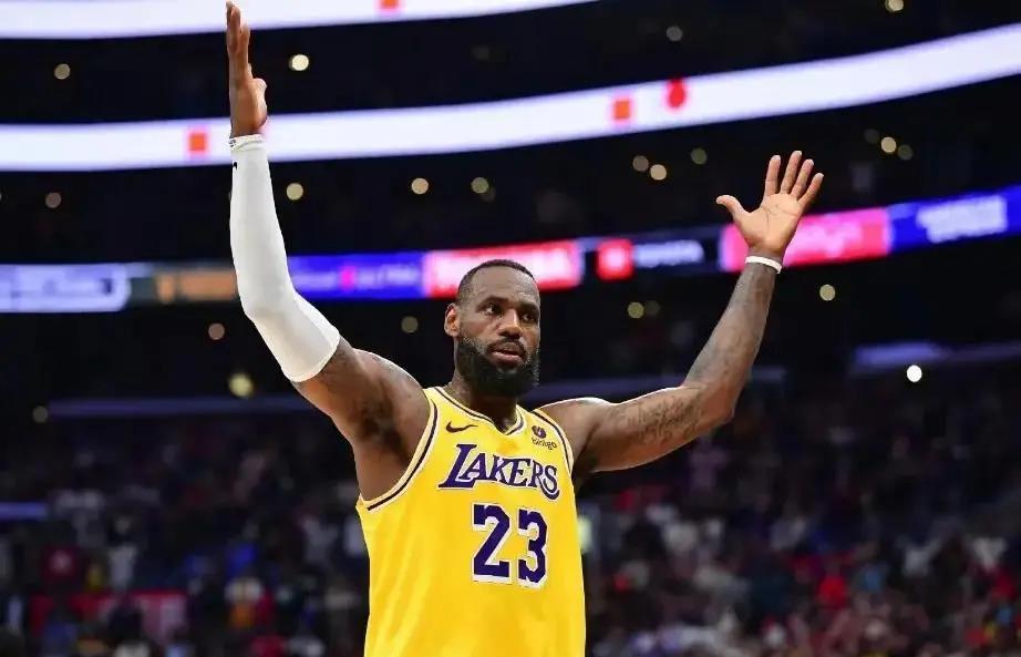 爱游戏-詹姆斯在利物浦比赛中赛况扑朔迷离，精彩发挥引发热议！的简单介绍