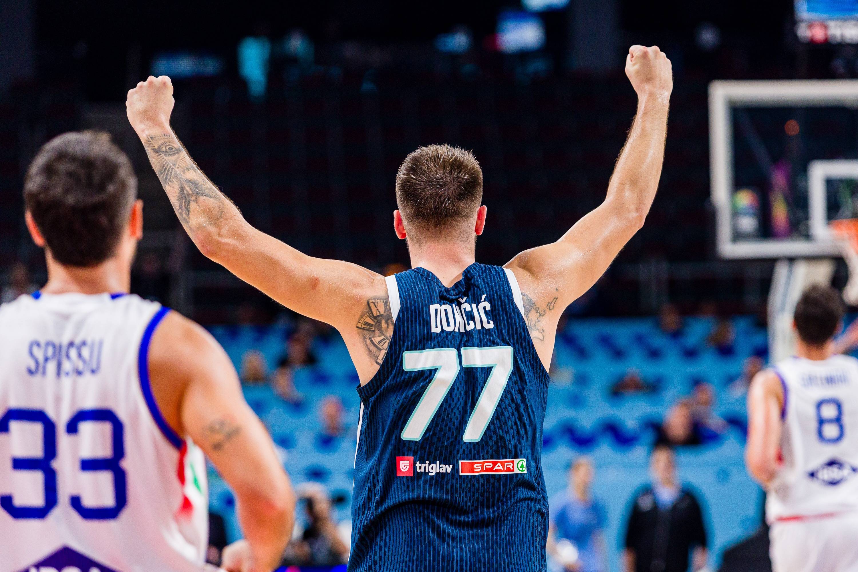 爱游戏-包含东契奇在皇家马德里比赛中逆转，惊险取胜引发热议！的词条